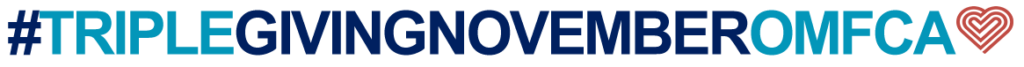 Logo du TGN : #TRIPLEGIVINGNOVEMBEROMFCA. La phrase est écrite en lettres majuscules et en gras, avec un mélange de couleurs bleu foncé et bleu clair. Le texte « OMFCA » est en bleu clair et il est accompagné d'un cœur stylisé en rouge-orange.